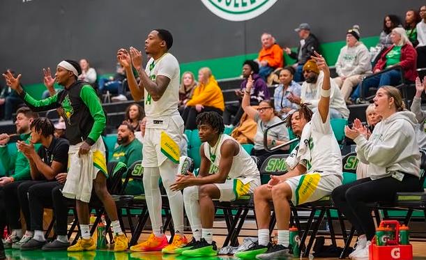 MBB Beats Lansing, Loses to KVCC